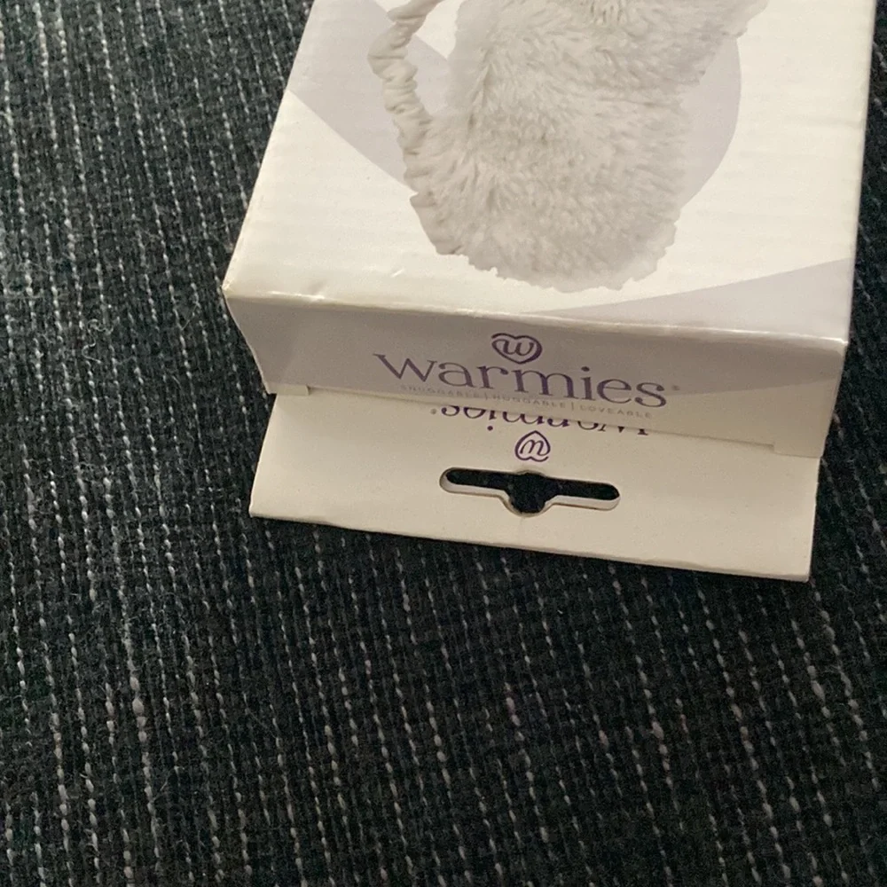 White fuzzy therapeutic eye mask - Picture 3 of 3